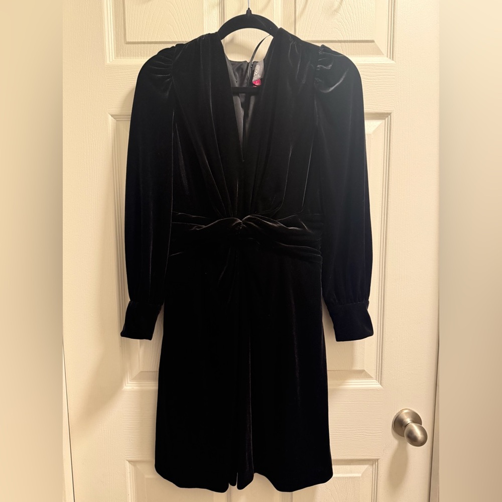 Vince Camuto - Velvet Twist-Front Dress - NWT - Size 6 - Picture 2 of 6